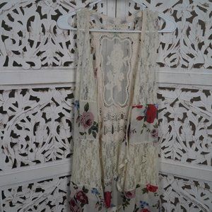 Floral and lace sleeveless vest